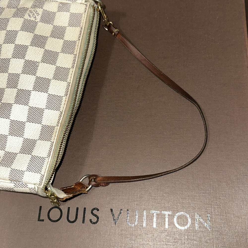 Louis Vuitton Bag - Picture 10 of 10